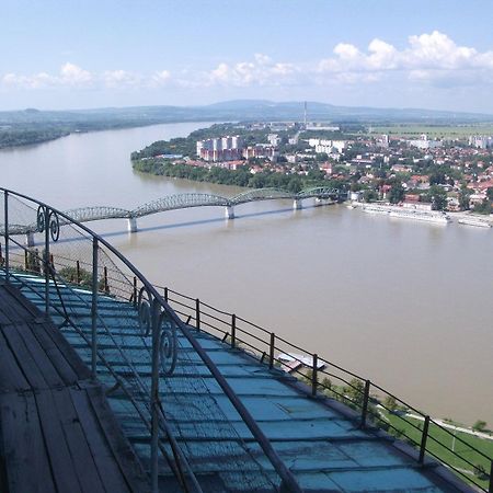 Bed and Breakfast Ria Panzio à Esztergom Extérieur photo
