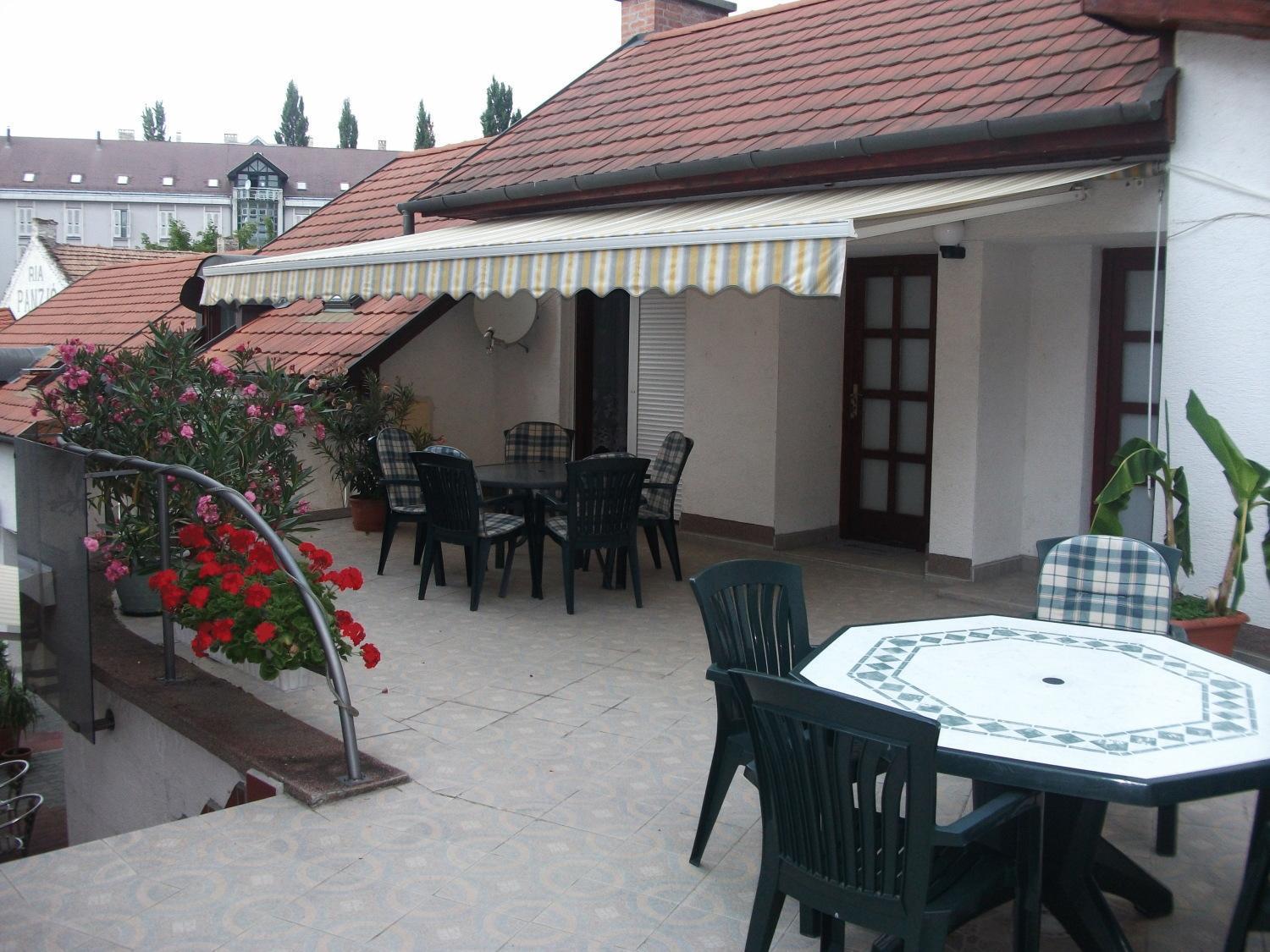 Bed and Breakfast Ria Panzio à Esztergom Extérieur photo
