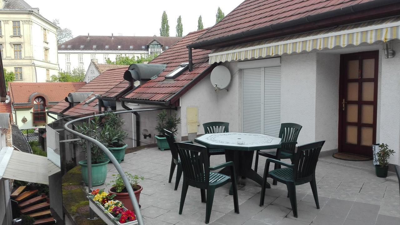Bed and Breakfast Ria Panzio à Esztergom Extérieur photo