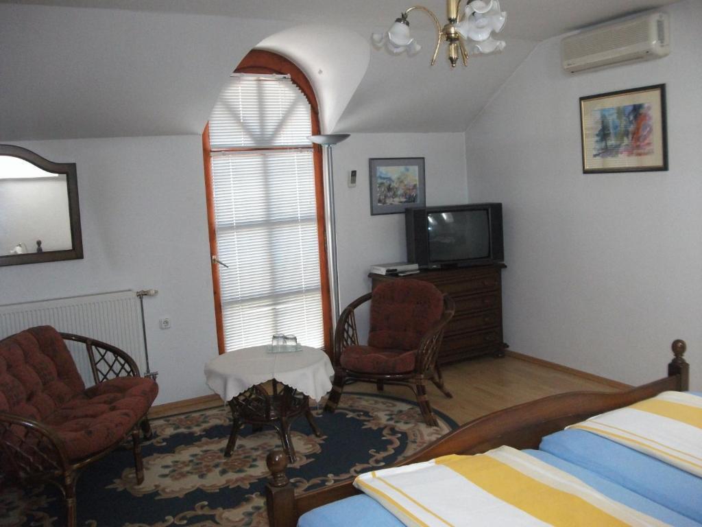 Bed and Breakfast Ria Panzio à Esztergom Extérieur photo